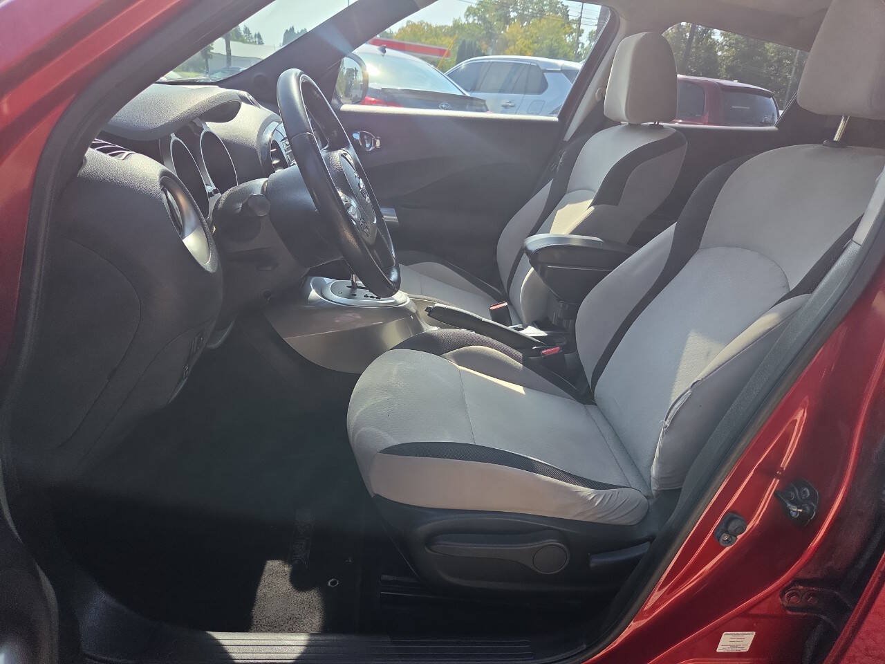 Used 2014 Nissan Juke SV AWD/4WD image 17