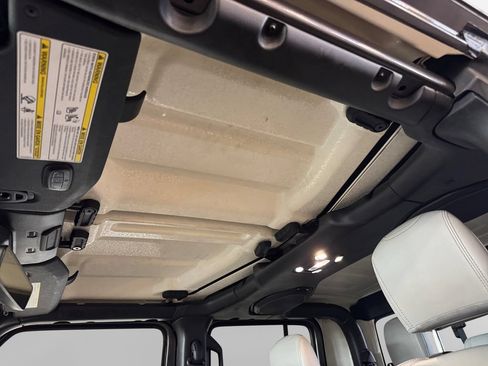 Used 2020 Jeep Gladiator Mojave AWD/4WD image 23