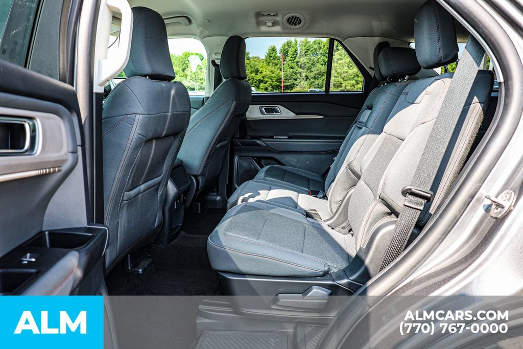 Used 2025 Ford Explorer Active RWD image 18
