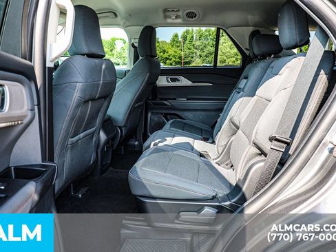 Used 2025 Ford Explorer Active RWD image 18