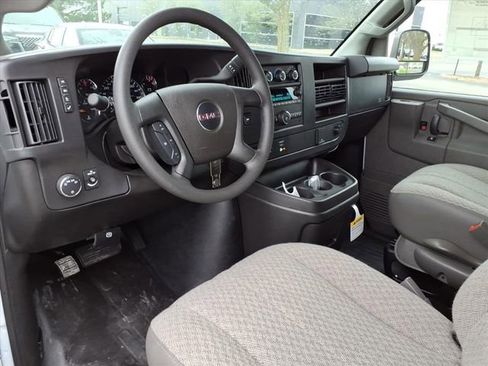 New 2026 GMC Savana 2500 image 3