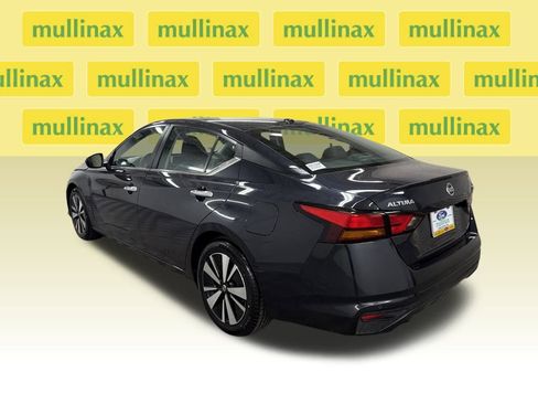 Used 2022 Nissan Altima 2.5 SV image 14
