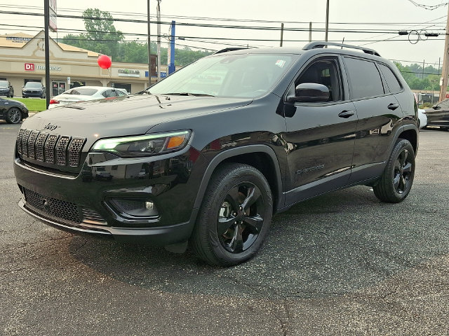 Used 2021 Jeep Cherokee Latitude Plus AWD/4WD image 3