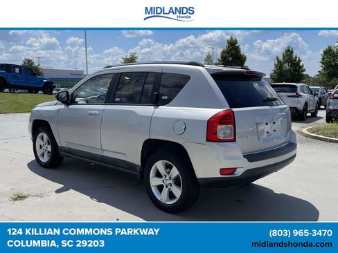 Used 2011 Jeep Compass Latitude w/ Sun/Sound Group AWD/4WD image 4