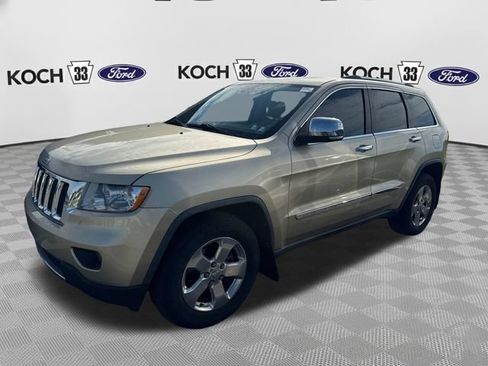 Used 2011 Jeep Grand Cherokee Limited AWD/4WD image 4