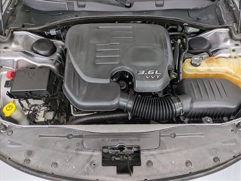Used 2017 Dodge Charger SXT w/ Premium Group RWD image 22