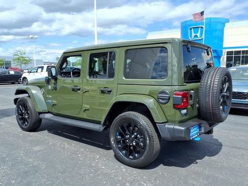 Used 2023 Jeep Wrangler Unlimited Sahara w/ Cold Weather Group AWD/4WD image 7