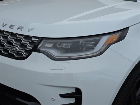 New 2026 Land Rover Discovery Limited Edition image 17
