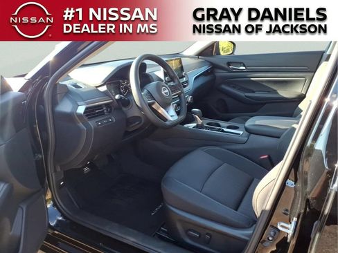 Certified 2025 Nissan Altima 2.5 SV FWD image 25