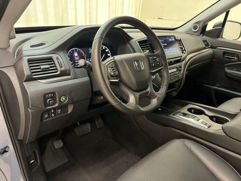 Certified 2025 Honda Ridgeline RTL image 2