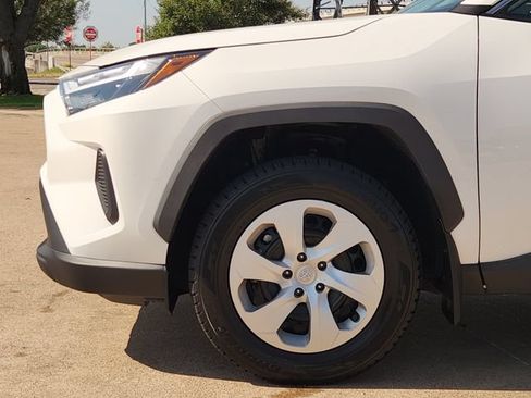 Used 2024 Toyota RAV4 LE AWD/4WD image 5
