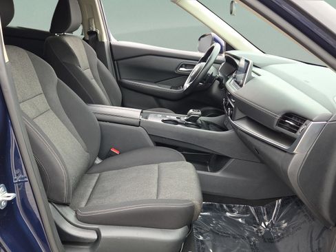 Used 2024 Nissan Rogue SV image 26