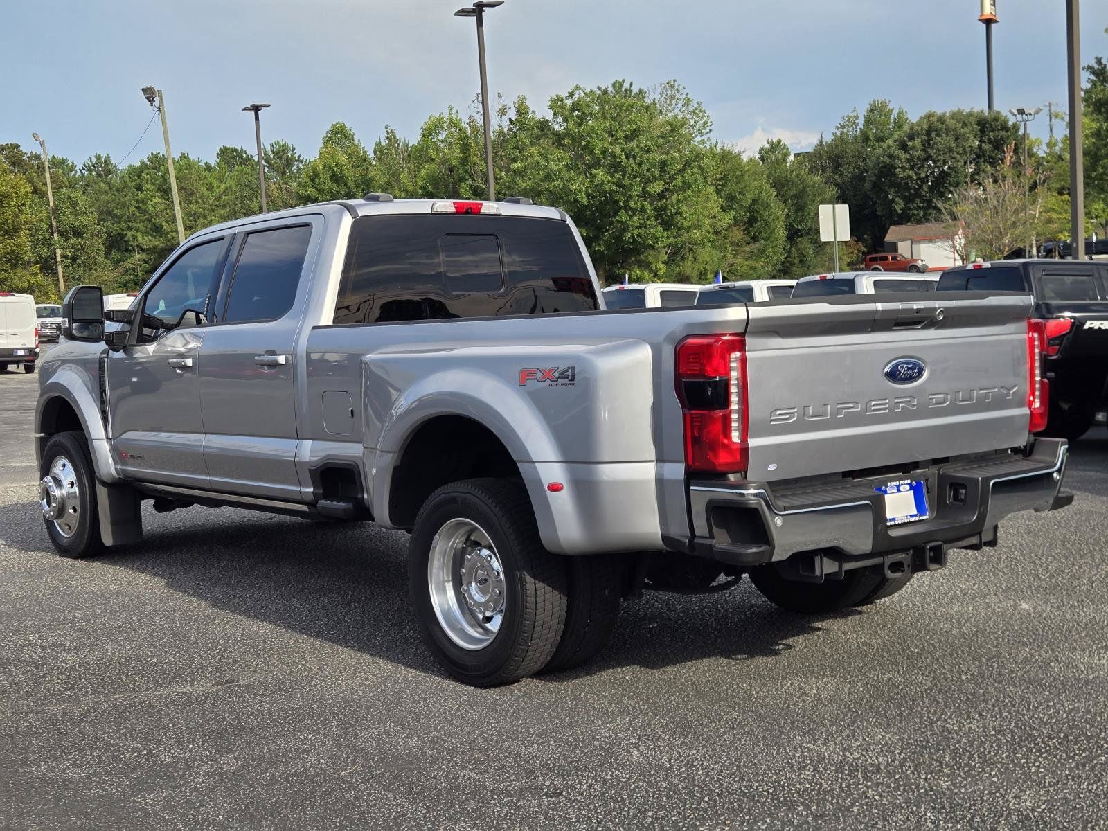 Used 2023 Ford F450 Lariat w/ Lariat Ultimate Package AWD/4WD image 9