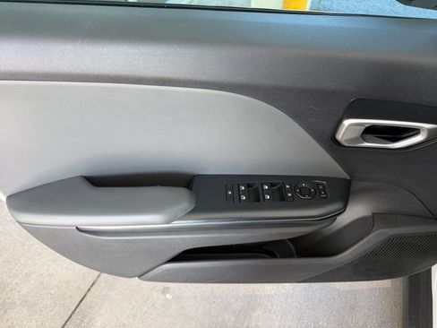 Used 2025 Kia K4 FWD image 18
