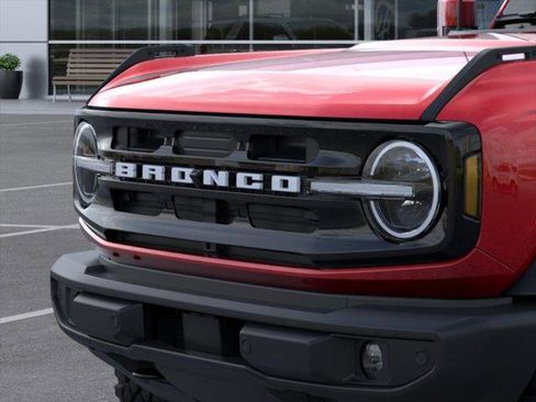 New 2026 Ford Bronco Outer Banks w/ Sasquatch Package AWD/4WD image 19