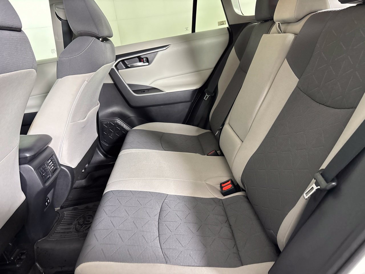 Used 2019 Toyota RAV4 XLE AWD/4WD image 24