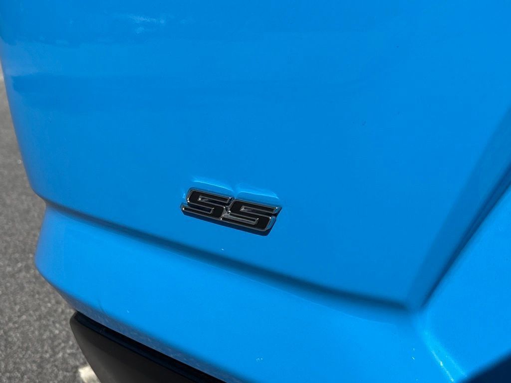 Used 2022 Chevrolet Camaro SS RWD image 7