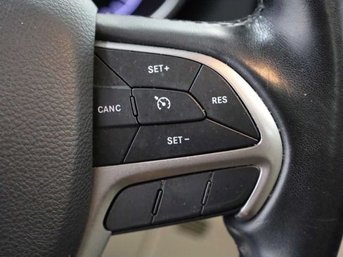 Used 2020 Jeep Grand Cherokee Limited w/ Luxury Group II AWD/4WD image 26