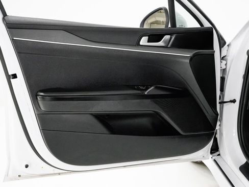 Used 2021 Kia K5 LXS image 9