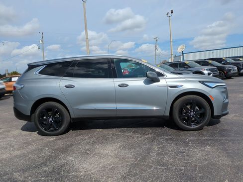 Used 2024 Buick Enclave Essence w/ Experience Buick Package FWD image 3