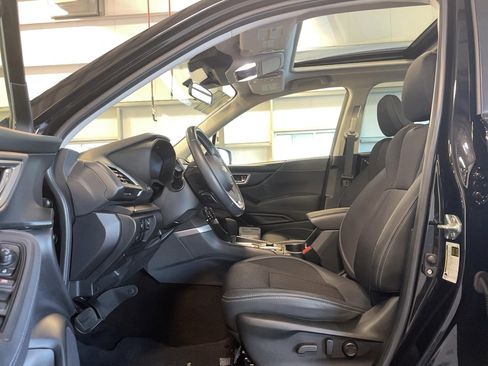 Used 2023 Subaru Forester Premium image 8