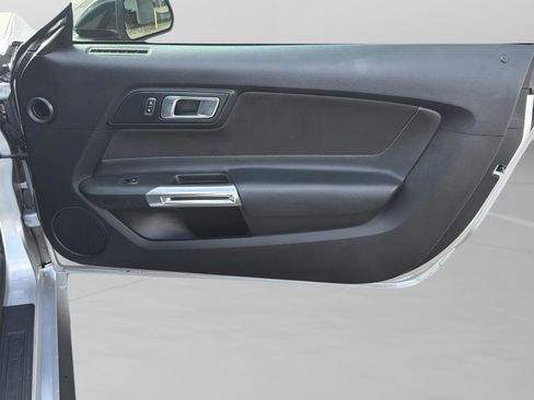 Used 2018 Ford Mustang GT image 39