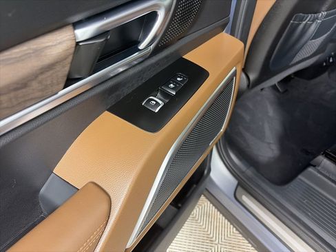 Used 2022 Kia Telluride SX w/ SX Prestige Package image 13