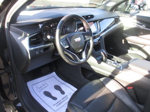 Used 2021 Cadillac XT6 Premium Luxury image 28