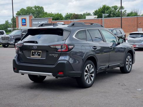 Used 2023 Subaru Outback Limited XT AWD/4WD image 4