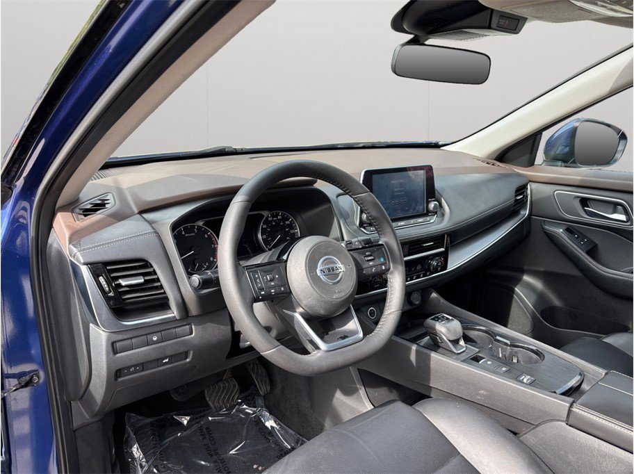 Used 2021 Nissan Rogue SV w/ Premium Package FWD image 6