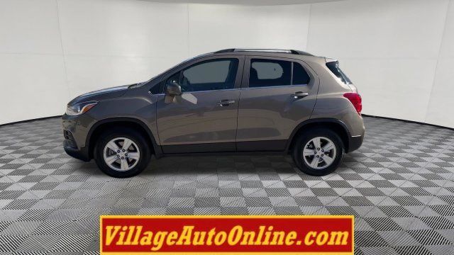 Used 2020 Chevrolet Trax LT w/ Driver Confidence Package AWD/4WD image 35