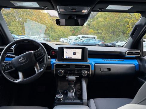 Used 2025 Toyota Tacoma TRD Off-Road image 31