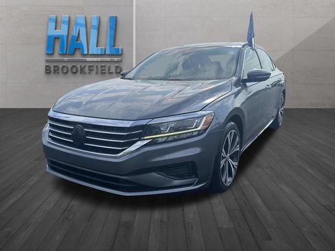 Used 2022 Volkswagen Passat 2.0T SE FWD image 1