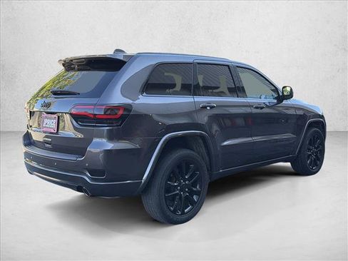 Used 2021 Jeep Grand Cherokee Laredo X AWD/4WD image 5