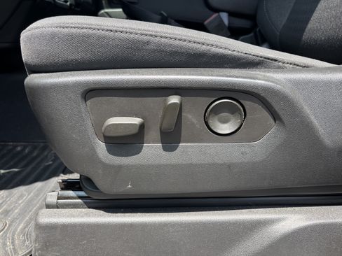 Used 2022 Chevrolet Silverado 1500 Custom RWD image 9