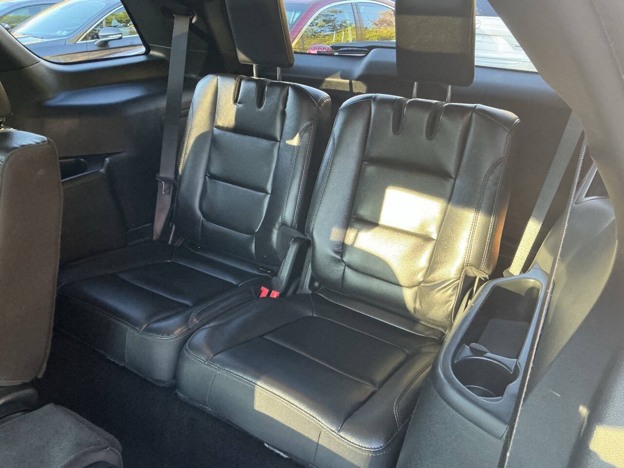 Used 2019 Ford Explorer XLT w/ Equipment Group 202A AWD/4WD image 30