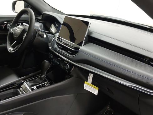 New 2026 Jeep Compass Latitude image 29