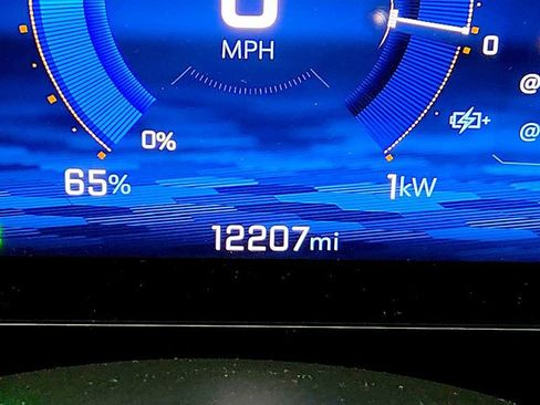 Used 2024 Chevrolet Blazer EV LT AWD/4WD image 15