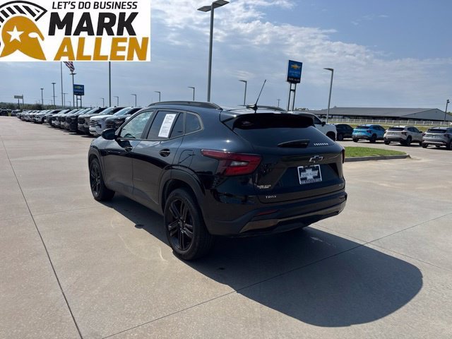 Used 2025 Chevrolet Trax ACTIV w/ Sunroof Package FWD image 4