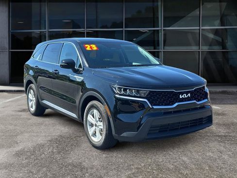 Used 2023 Kia Sorento LX FWD image 3