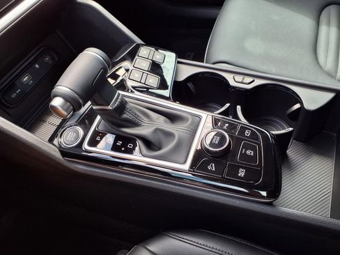 Used 2025 Kia Sportage SX FWD image 11