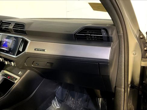 Used 2022 Audi Q3 2.0T Premium image 18