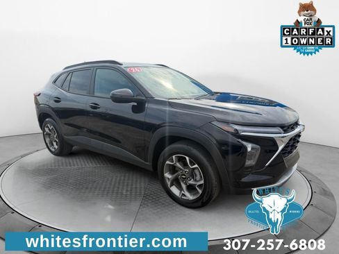 Used 2026 Chevrolet Trax LT FWD image 7