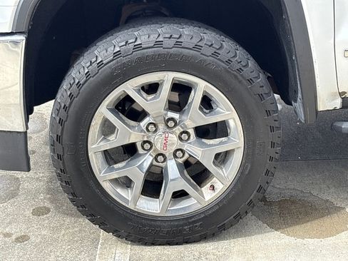 Used 2017 GMC Sierra 1500 SLT w/ SLT Premium Package image 11