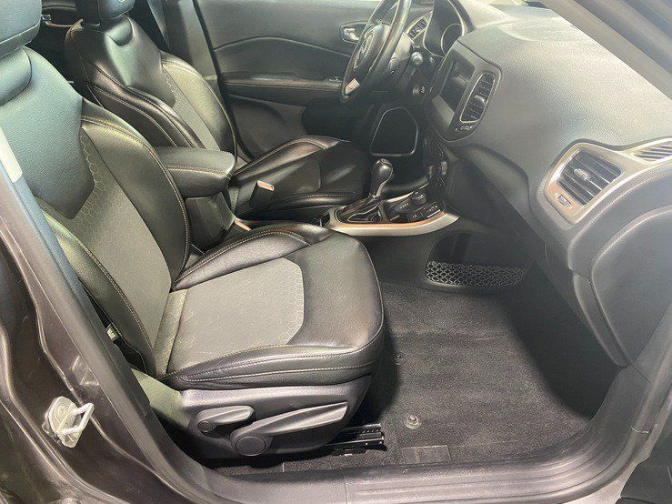Used 2019 Jeep Compass Latitude w/ Popular Equipment Group AWD/4WD image 19