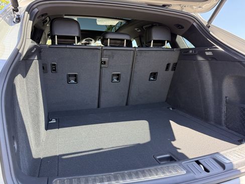 Used 2025 Porsche Macan Loaner image 33