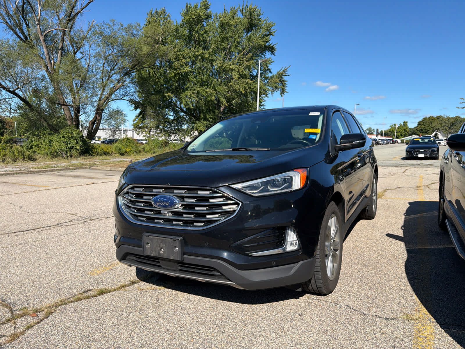 Used 2019 Ford Edge Titanium w/ Equipment Group 301A AWD/4WD image 7
