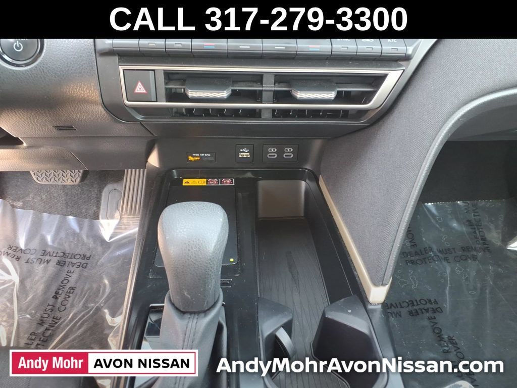 Used 2025 Toyota Camry LE FWD image 32