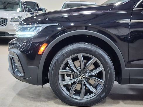 Used 2023 Volkswagen Tiguan SE FWD image 5