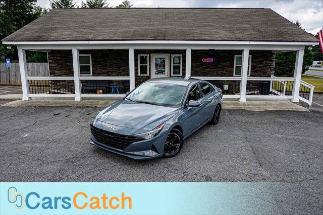 Used 2023 Hyundai Elantra SEL FWD image 2